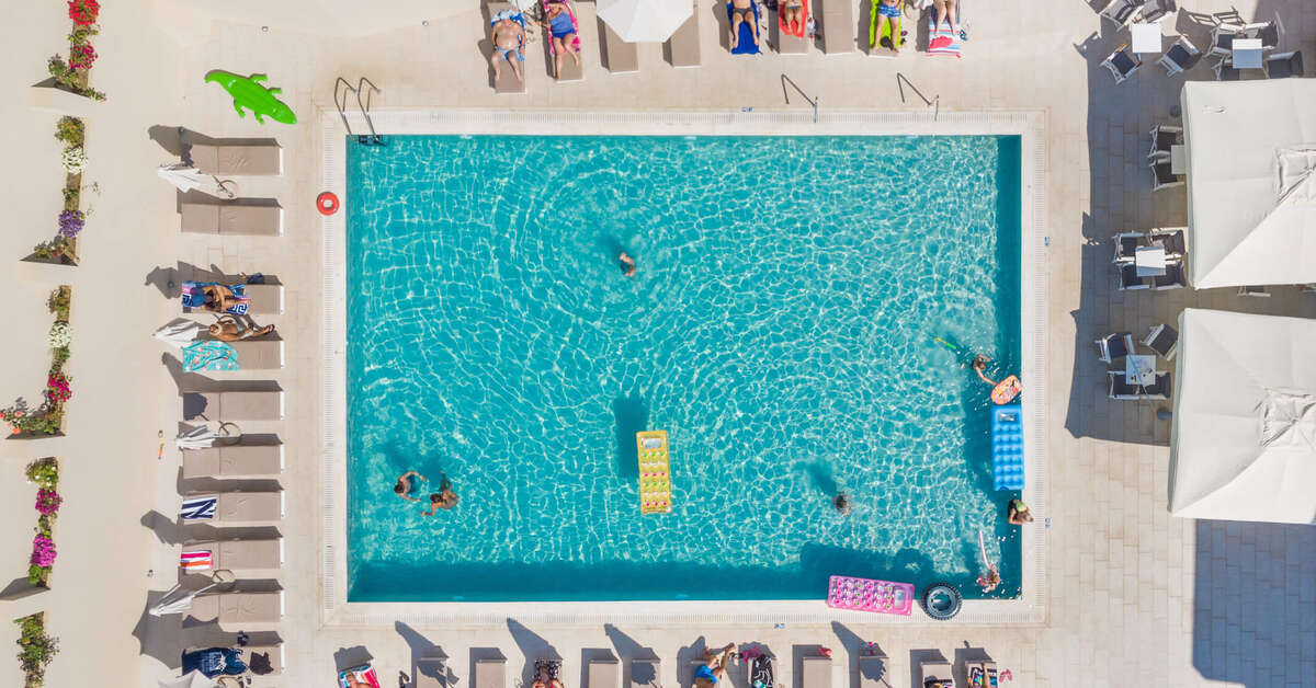 Ein Foto vom Pool im Altura Hotel