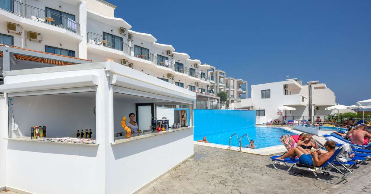Een foto van het zwembad bij Panorama Village & Hotel
