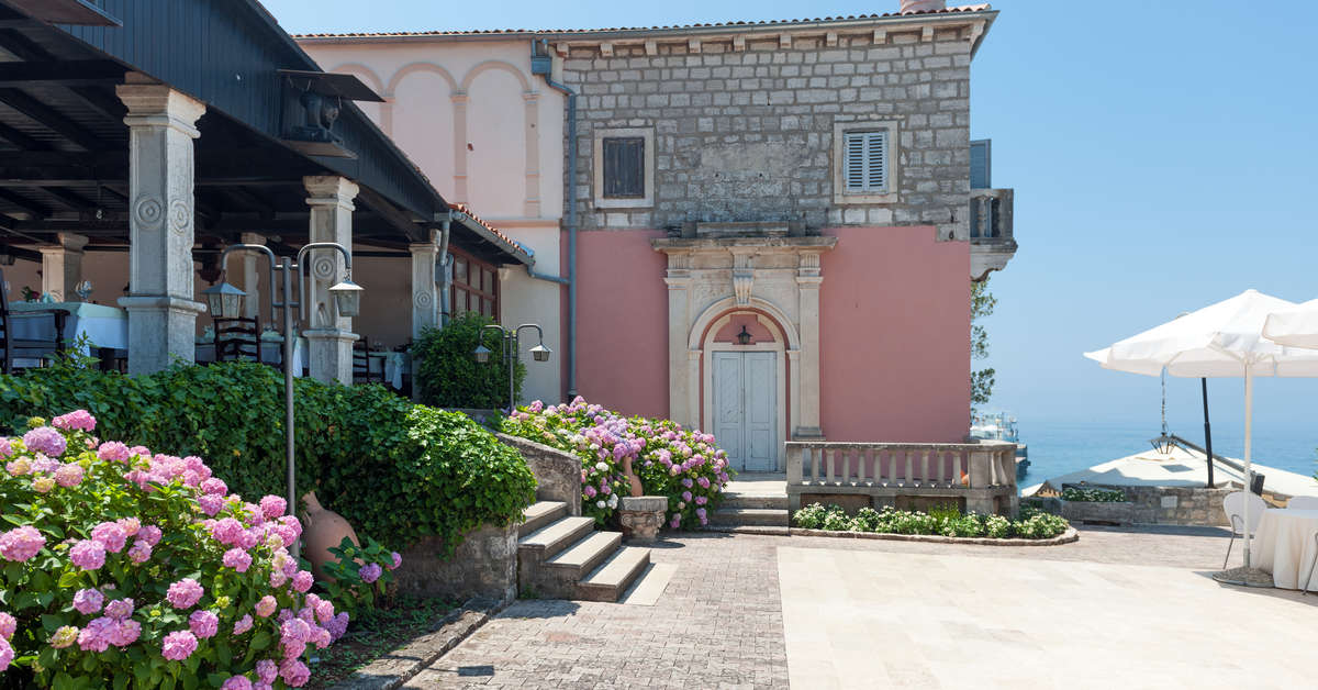Een foto van de buitenkant van Maistra Select Island Hotel Istra