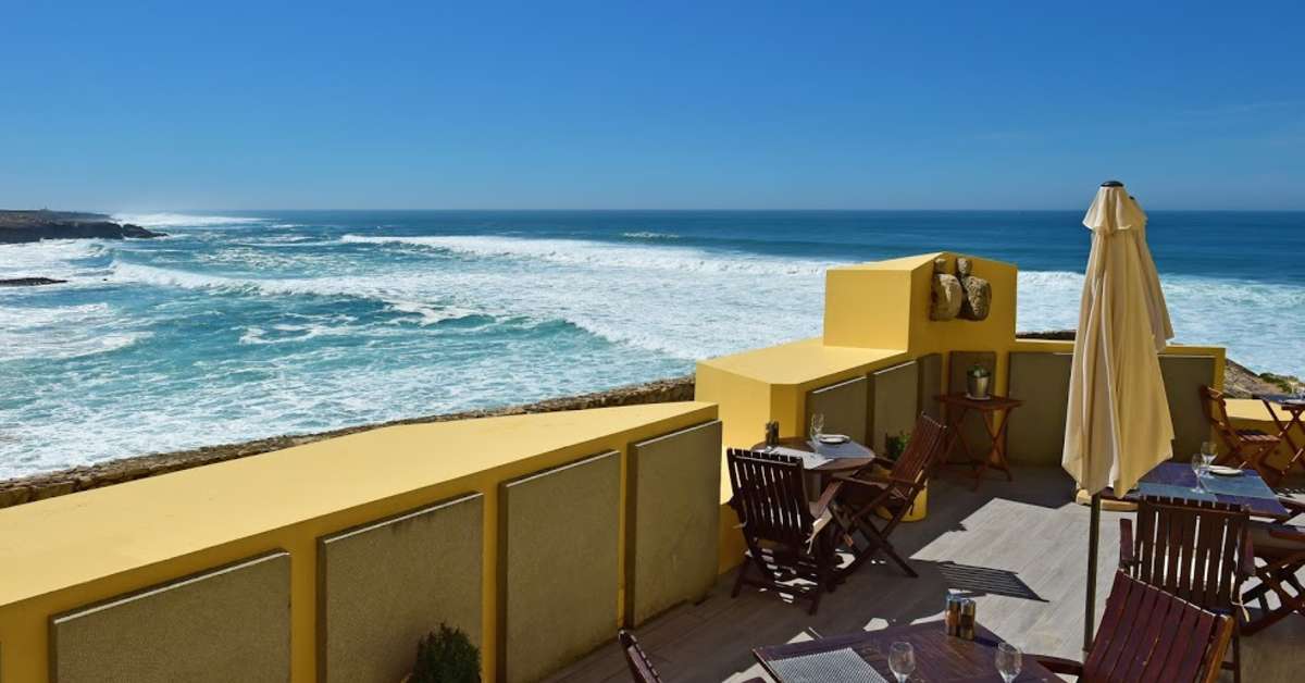 Een foto van de buitenkant van Fortaleza Do Guincho