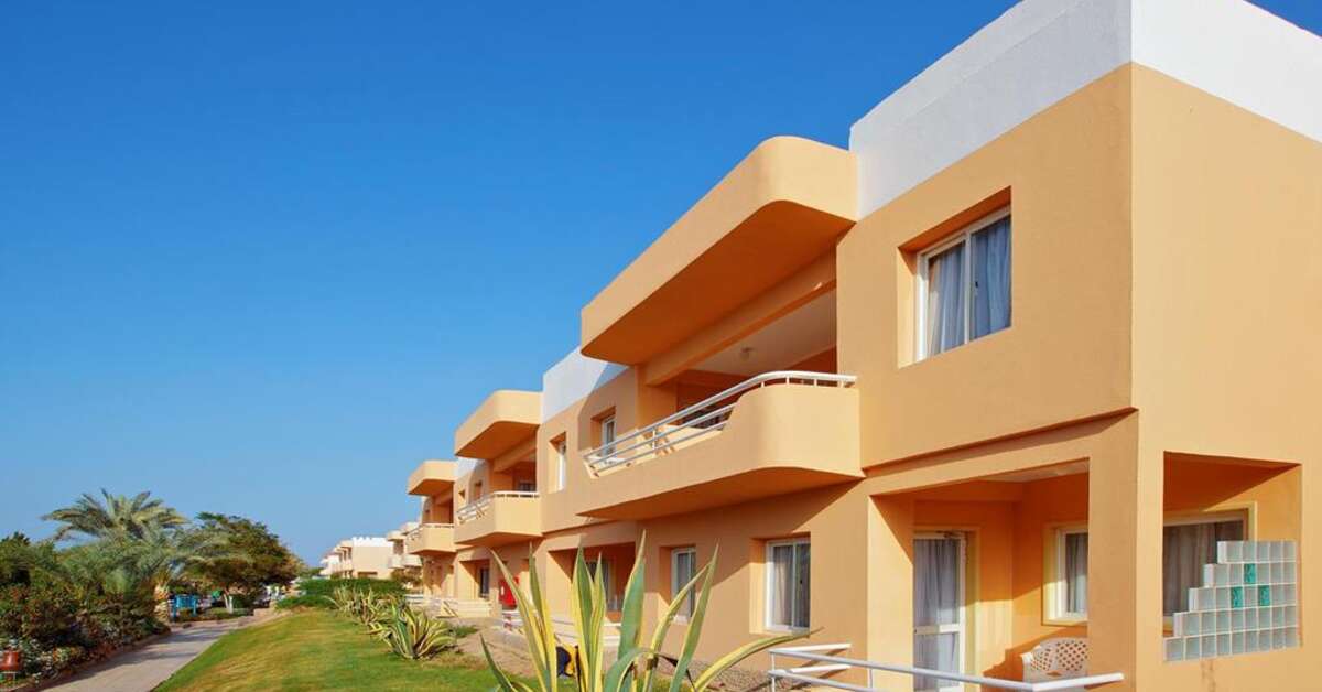Ein Foto von der Außenansicht des Golden Beach Resort