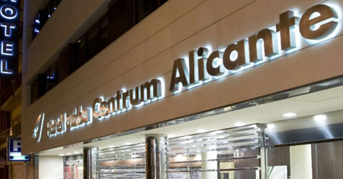 Een foto van de buitenkant van Eurostars Centrum Alicante