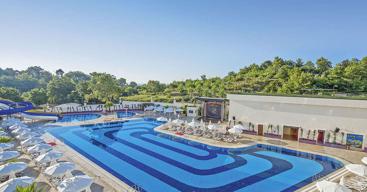 Ein Foto vom Pool im Oz Hotels Sui