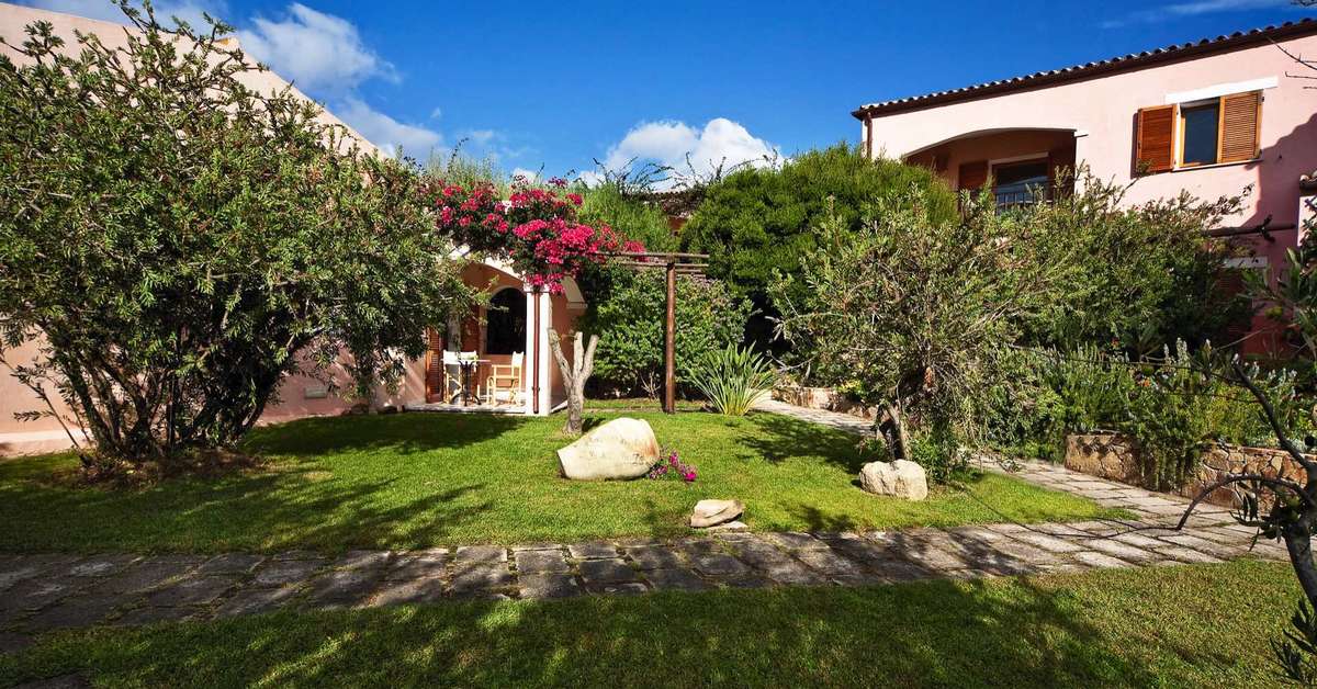 Een foto van het terras bij Resort Cala di Falco
