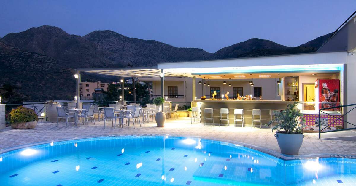 Ein Foto vom Pool im Amalia Apartments