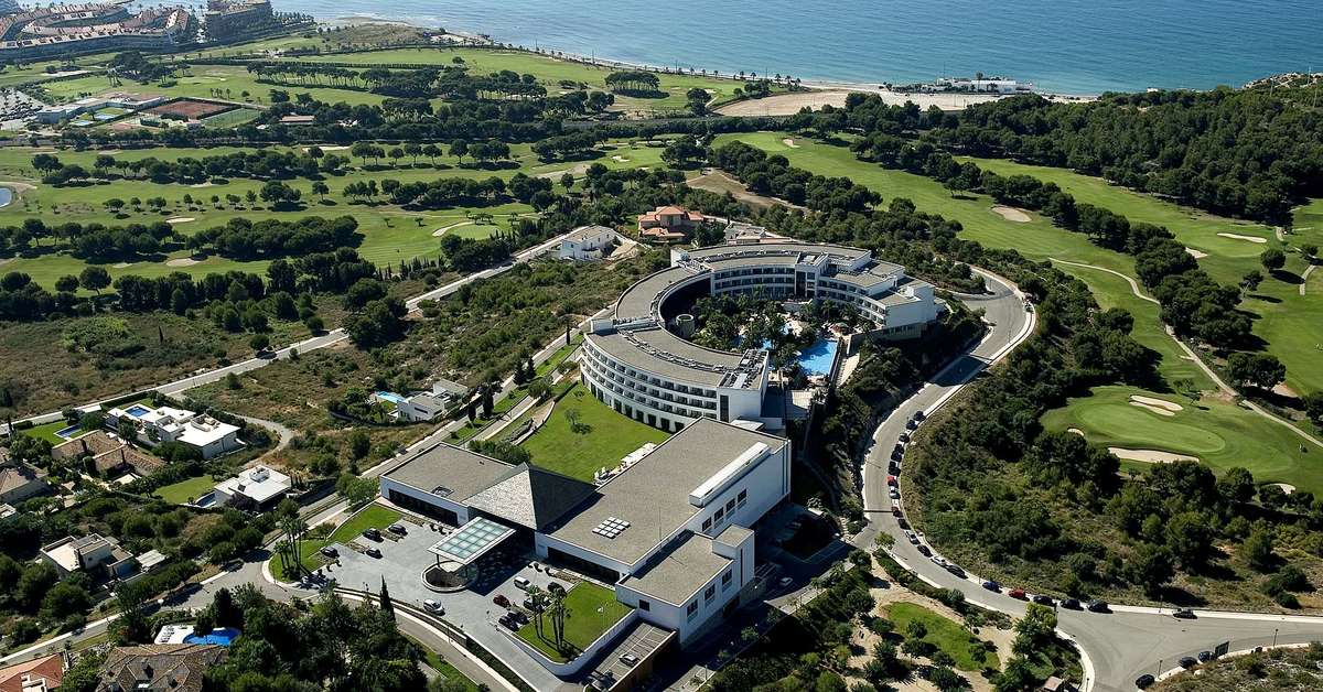 Een foto van de buitenkant van Eurostars Sitges