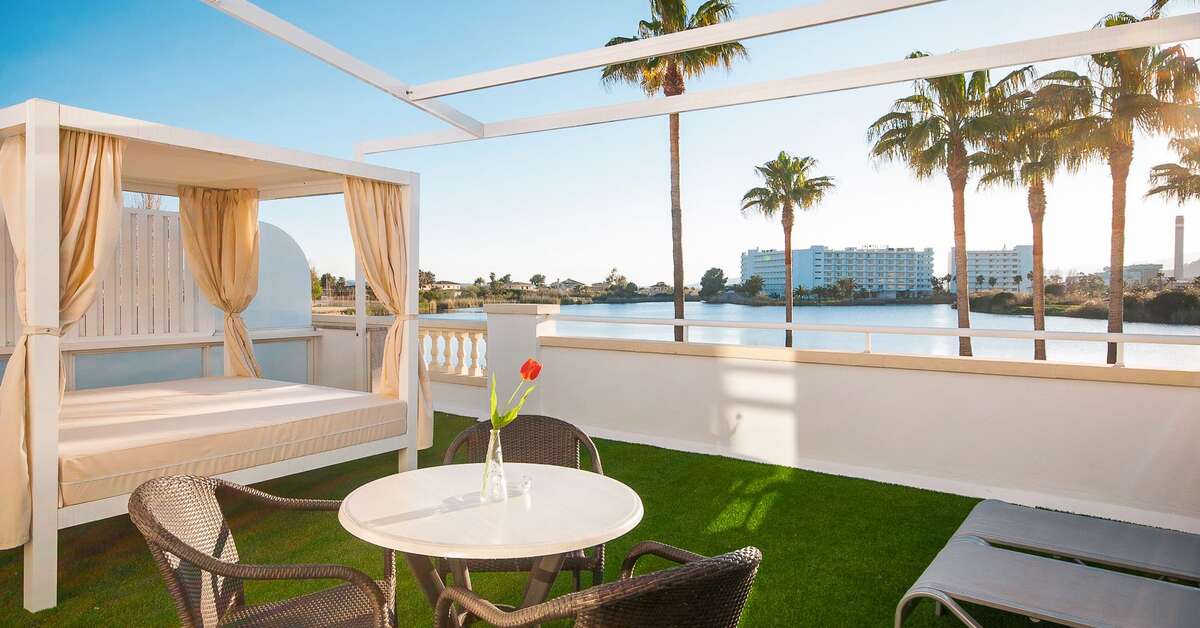 Ein Foto von der Terrasse im Universal Aparthotel Elisa