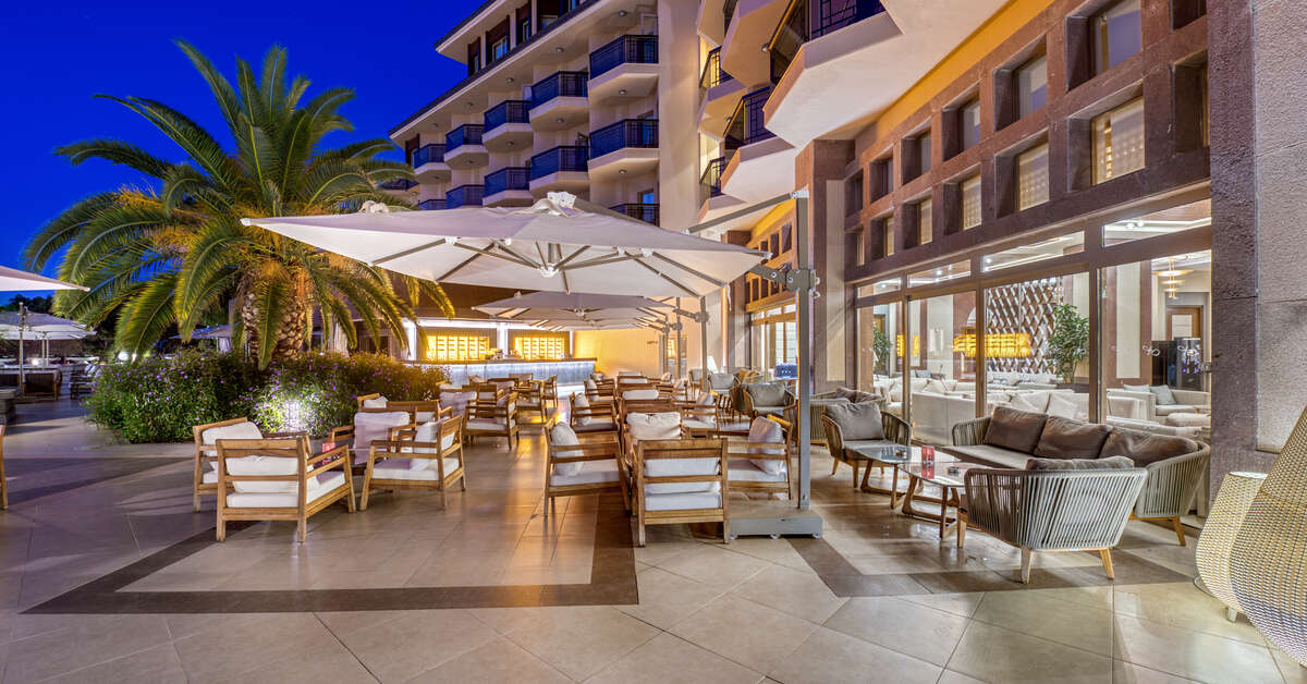 Een foto van het terras bij Xanadu Resort Hotel