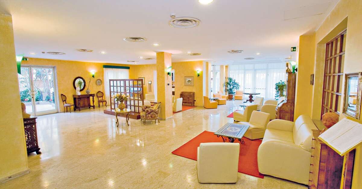 Een foto van het interieur van Hotel Villa Esperia