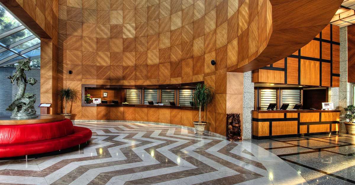 Een foto van het interieur van Rixos Sungate