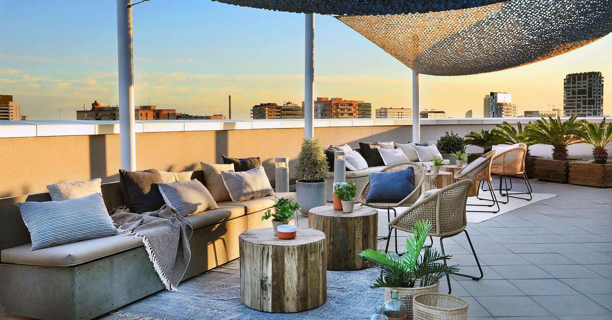 Ein Foto von der Terrasse im Hotel Barcelona Condal Mar Affiliated by Melia