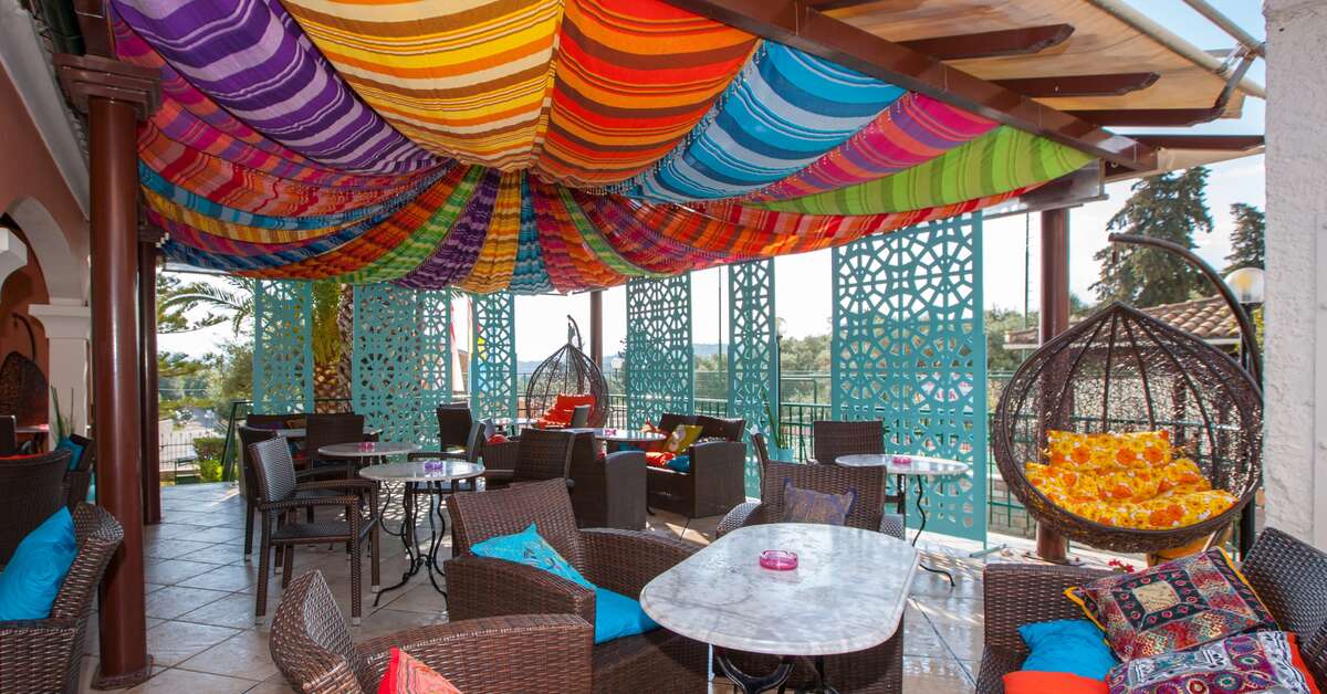 Een foto van het terras bij Michelangelo Resort
