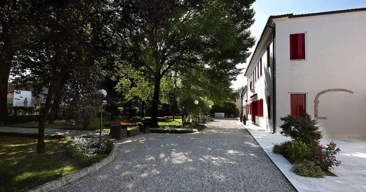 Een foto van de buitenkant van Villa Patriarca Hotel