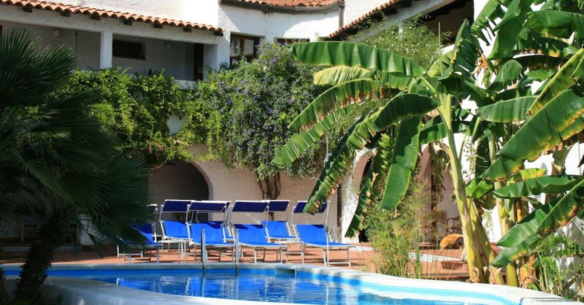 Een foto van het zwembad bij Hotel Villa Mediterranea