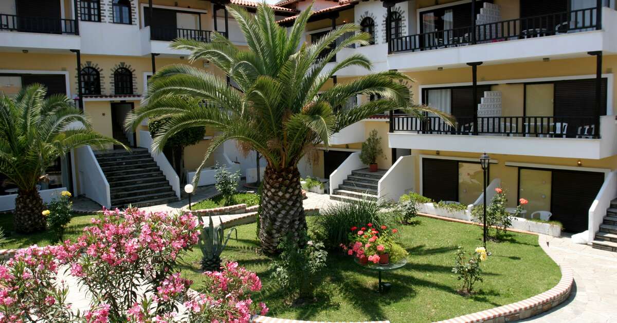Een foto van de buitenkant van Ioli Village Hotel