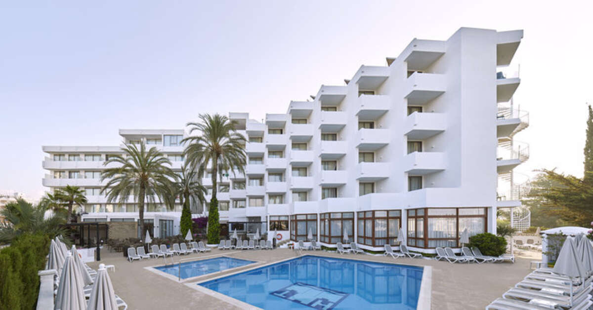 Een foto van het zwembad bij Hotel Tres Torres