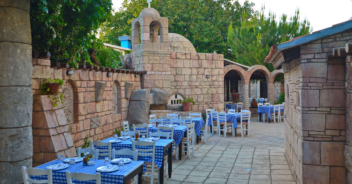 Een foto van The Golden Bay Beach Hotel