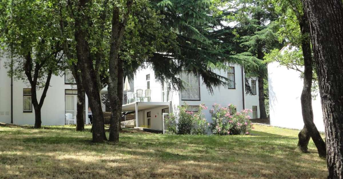 Een foto van de buitenkant van Appartementen Astra Plava Laguna
