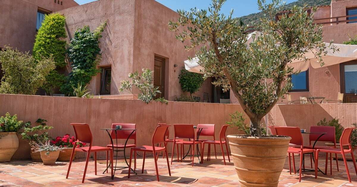 Een foto van het terras bij Koutouloufari Village Holiday Club
