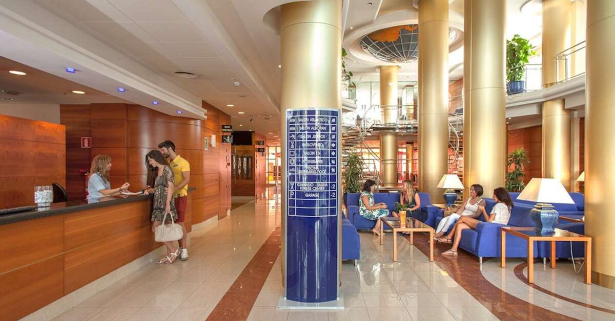 Een foto van het interieur van RH Victoria