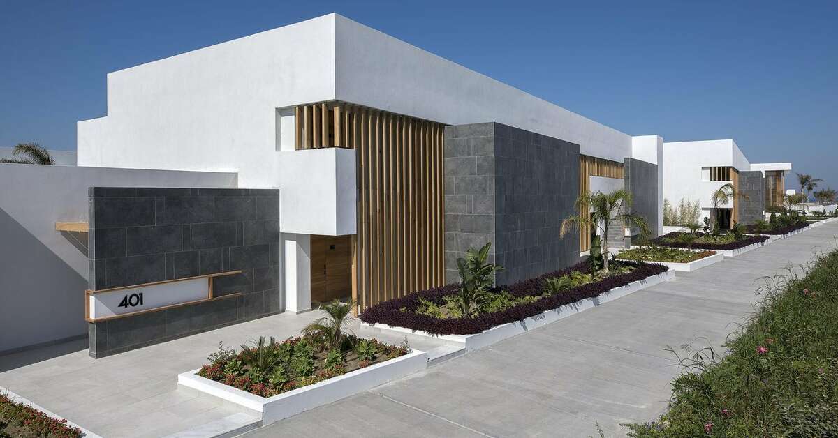 Een foto van de buitenkant van D’Andrea Lagoon Suites
