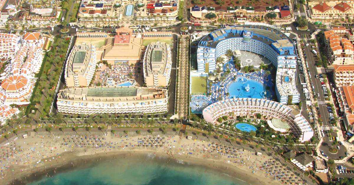 Ein Foto von der Außenansicht des Cleopatra Palace Hotel