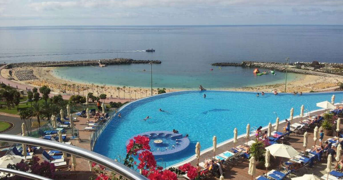 Een foto van het zwembad bij Hotel Gloria Palace Royal