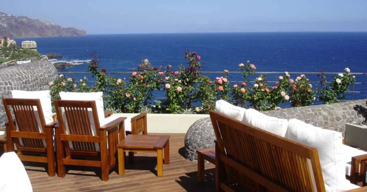 Een foto van het terras bij Madeira Regency Cliff Hotel
