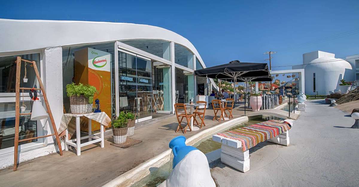 Een foto van de buitenkant van Kouros Exclusive Hotel