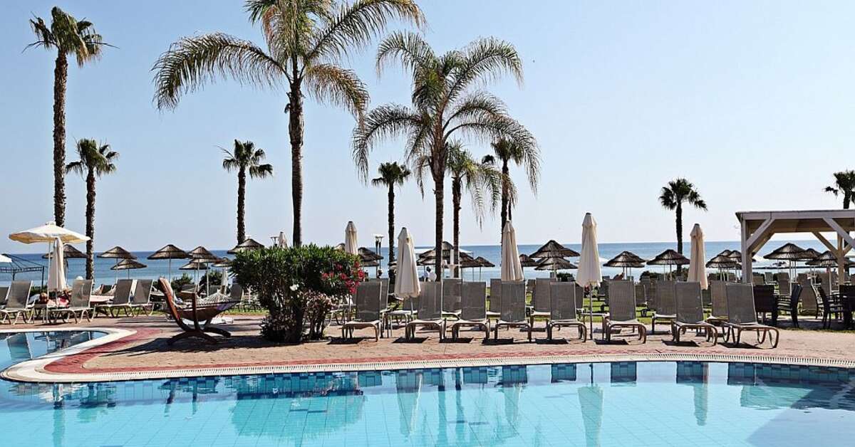Een foto van het zwembad bij Marlita Beach Hotel Appartementen
