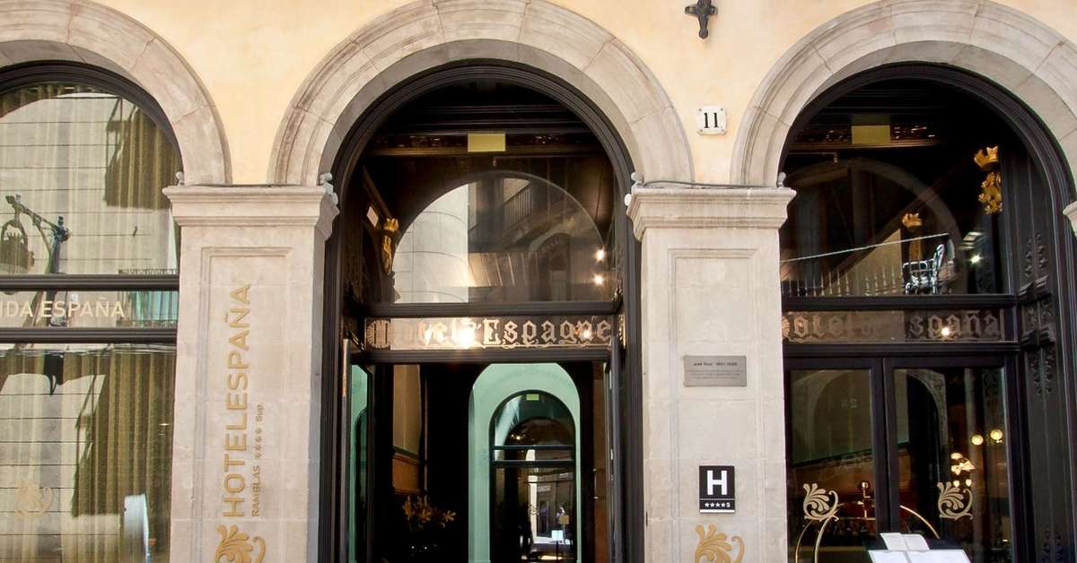 Een foto van de buitenkant van Hotel Espana