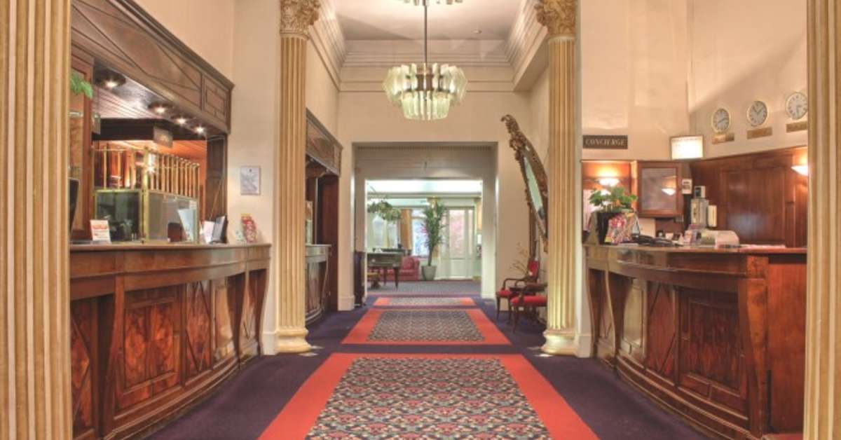 Een foto van het interieur van Normandy Le Chantier Hotel