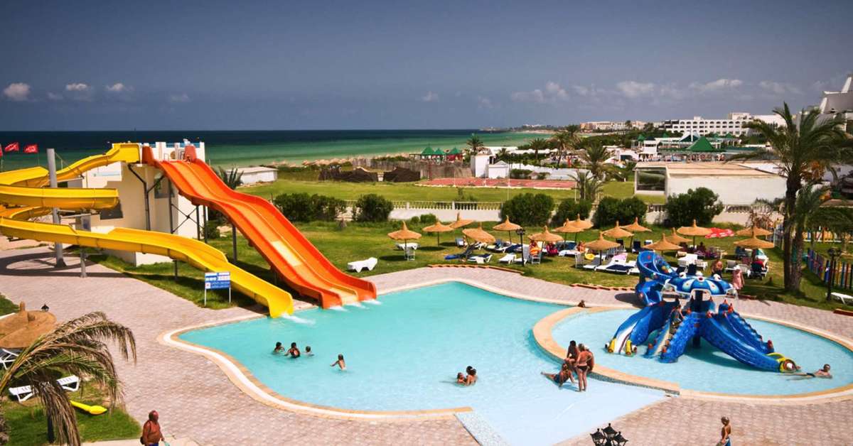 Een foto van het zwembad bij Le Soleil Bella Vista Hotel