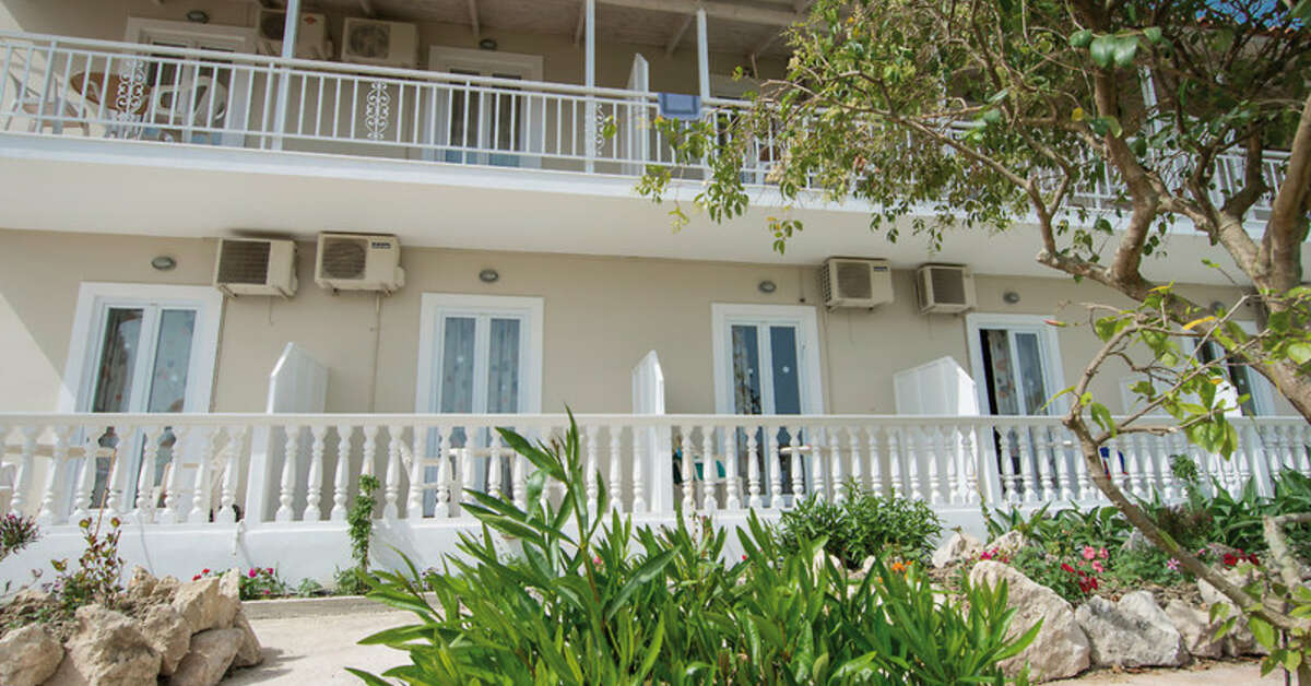 Een foto van de buitenkant van Surreal Klelia Beach Hotel
