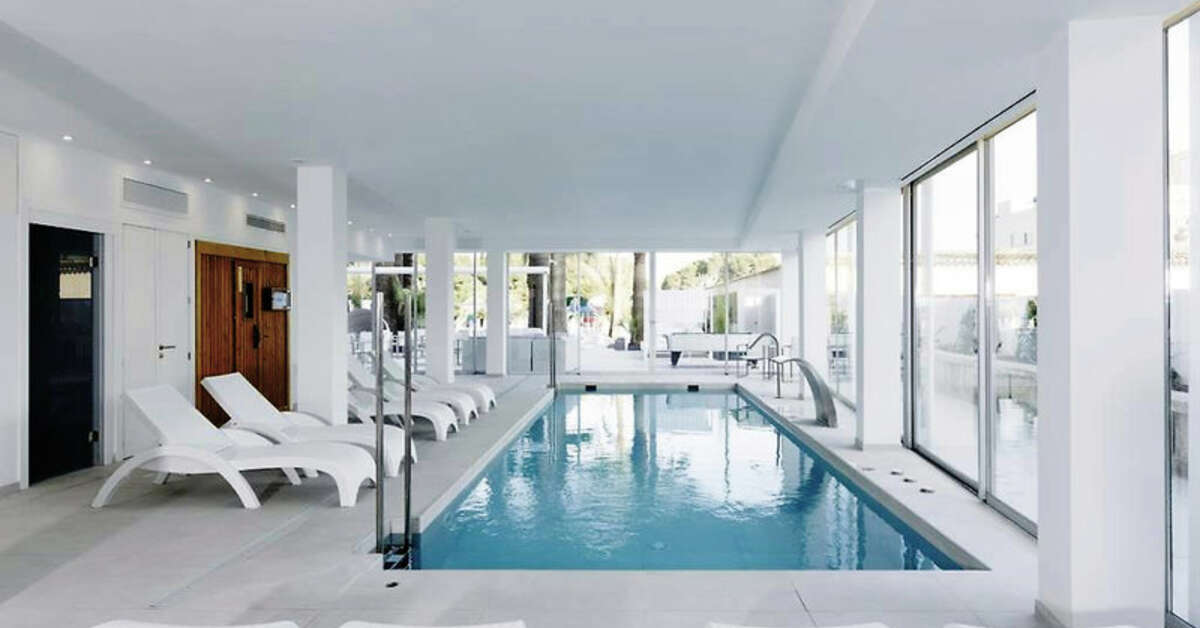 Ein Foto vom Pool im Reverence Mare Hotel