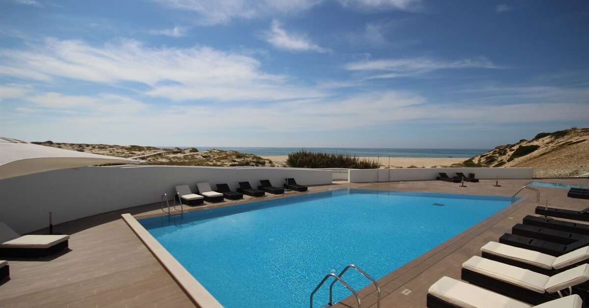 Een foto van het zwembad bij Praia d´el Rey Golf & Beach Resort The Beachfront