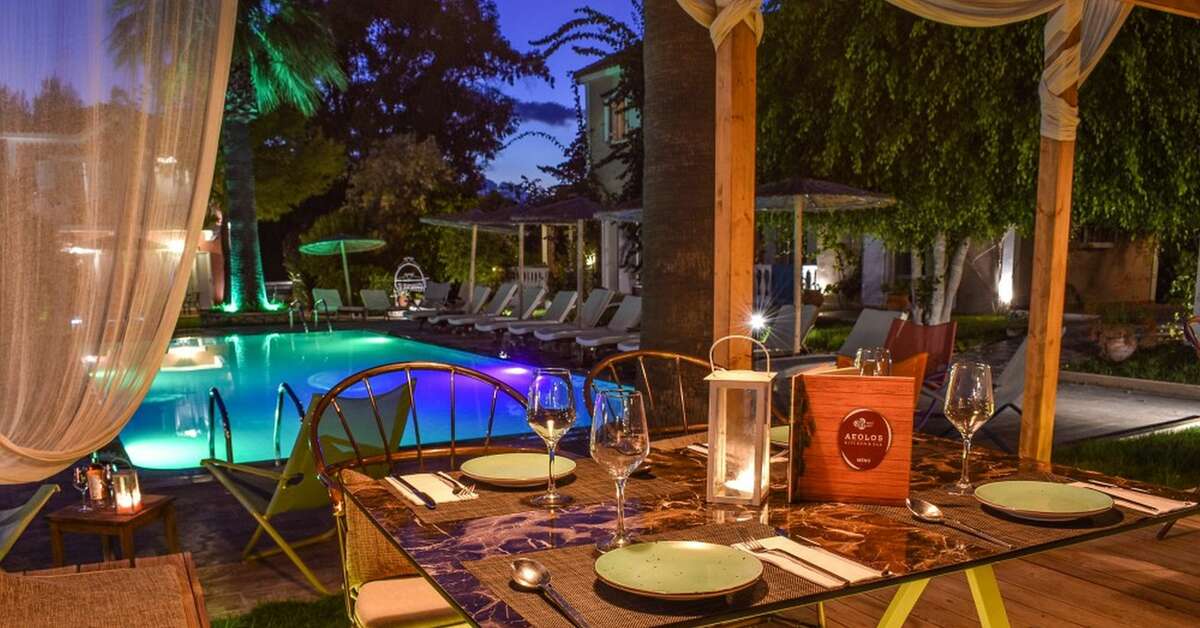 Een foto van het terras bij Aeolos Boutique Hotel & Suites