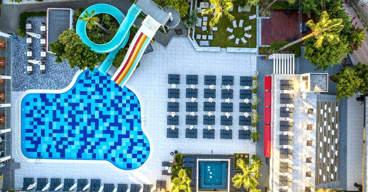 Een foto van het zwembad bij White City Beach Hotel