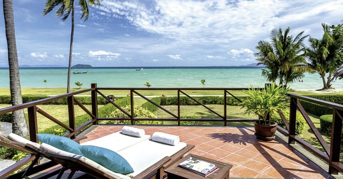 Ein Foto von der Terrasse im Phi Phi Island Village Beach Resort