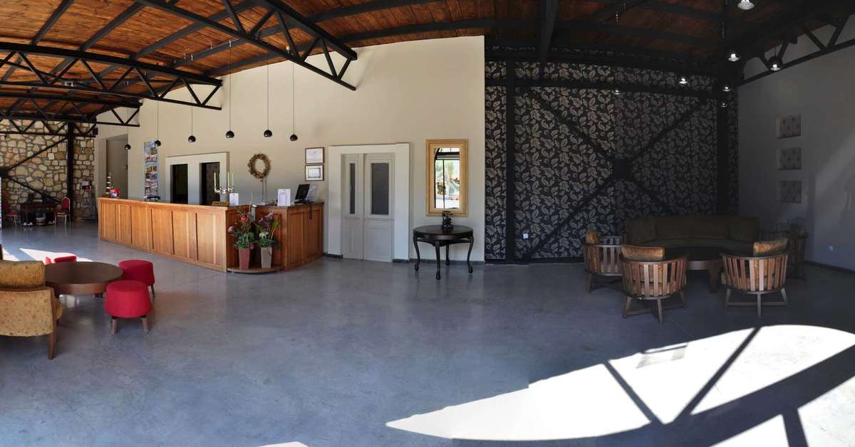 Een foto van het interieur van Hotel Kriopigi