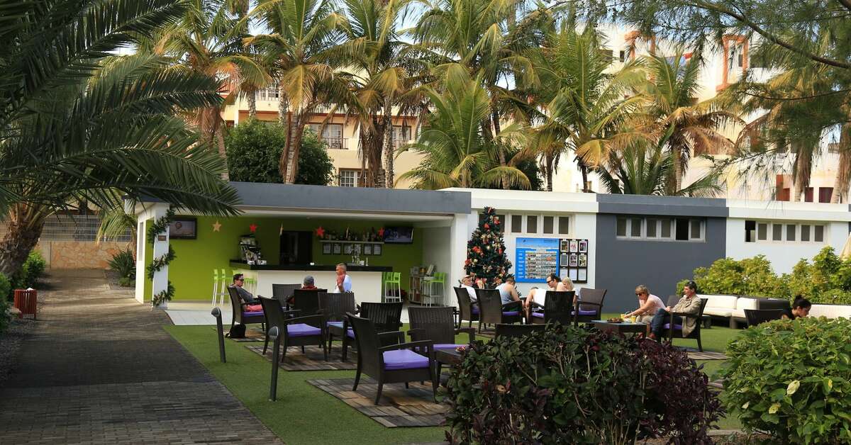 Een foto van het terras bij R2 Romantic Fantasia Dreams & Suites Hotel