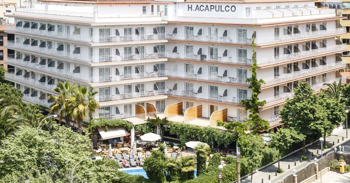 Een foto van de buitenkant van Hotel Acapulco