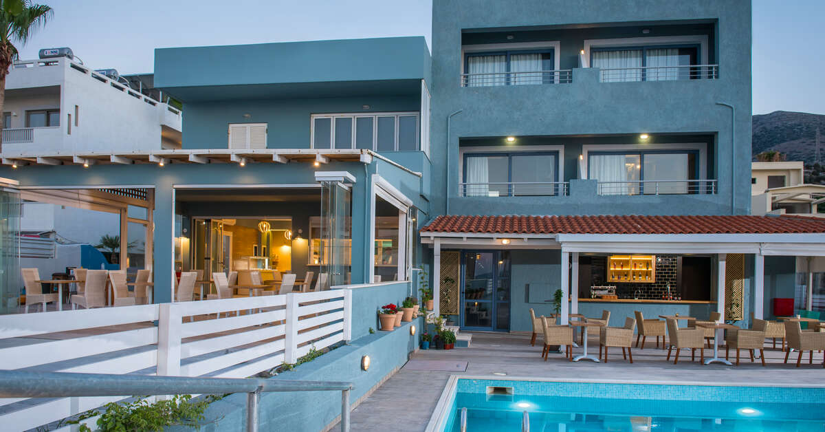 Een foto van het zwembad bij Compass Stalis Beach
