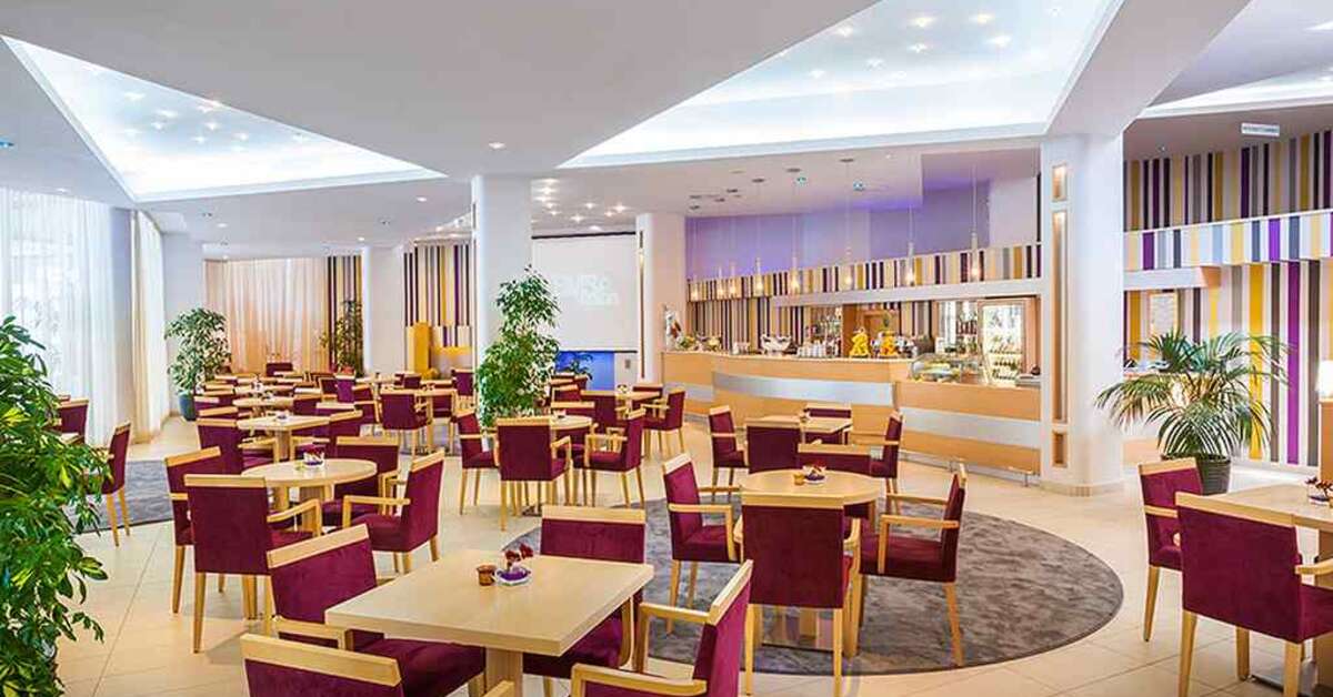 Een foto van het interieur van Aminess Vival Maestral Hotel
