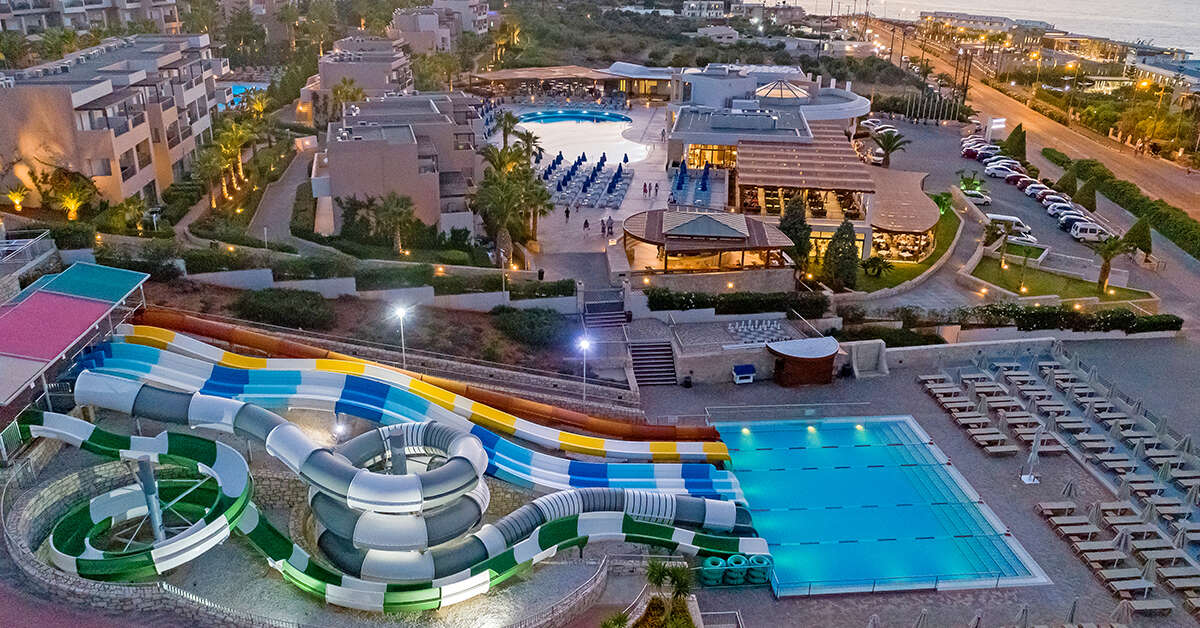Een foto van het zwembad bij Grand Hotel Holiday Resort
