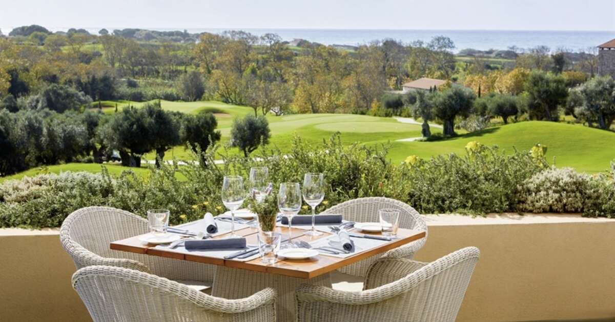 Een foto van The Westin Resort Costa Navarino