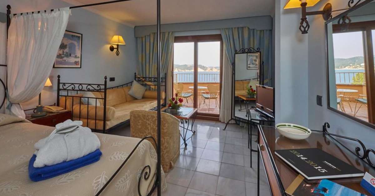 Ein Foto Petit Cala Fornells Hotel