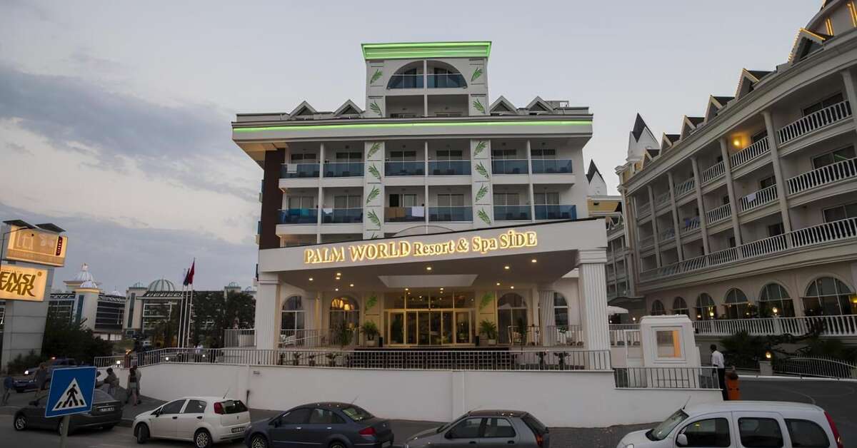Ein Foto von der Außenansicht des Palm World Resort & Spa