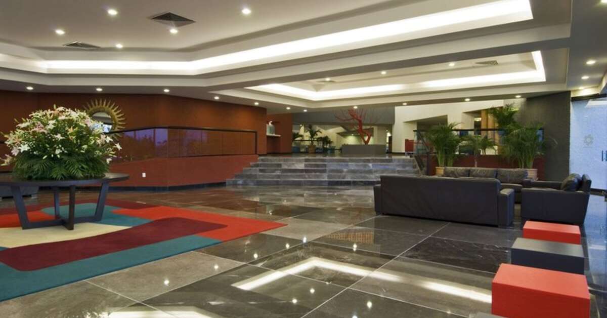 Een foto van het interieur van Oasis Palm