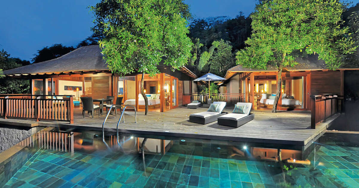 Ein Foto vom Pool im Constance Ephelia